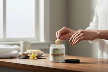 Load image into Gallery viewer, warm vanilla sugar scrub